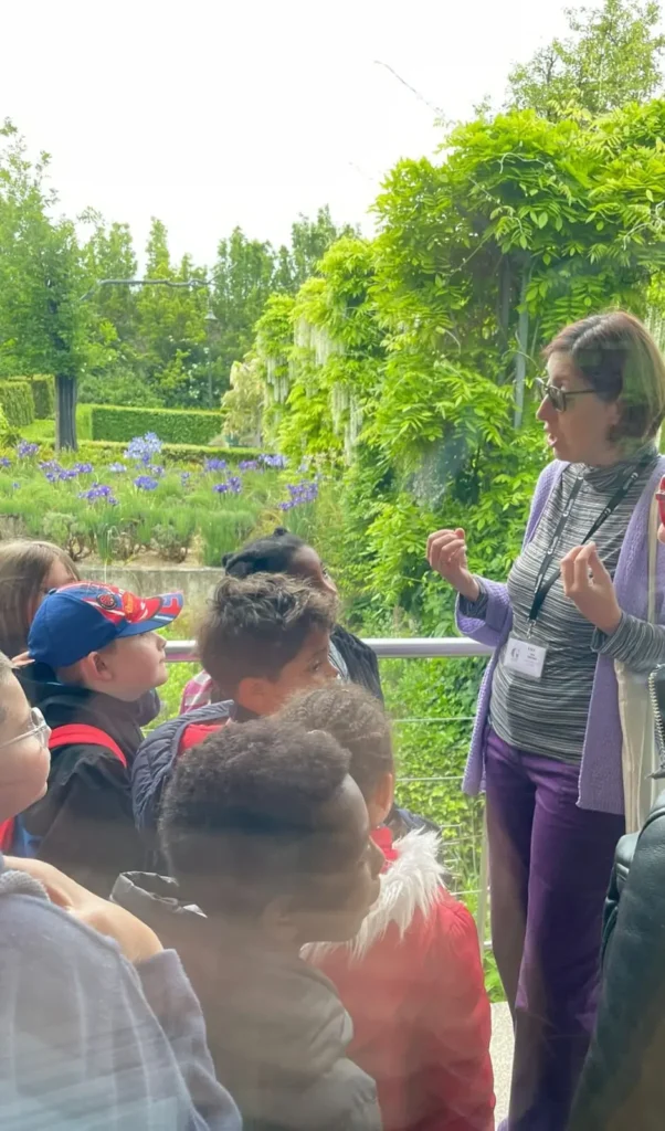 Ici, à Giverny, je raconte Monet aux enfants d'une école primaire
